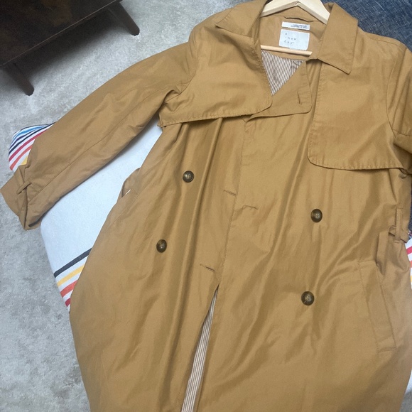 Trench Coat - Picture 1 of 4
